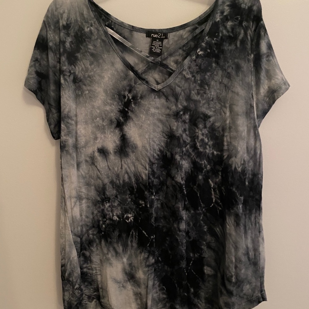 Black Dye cross over Blouse Rue 21, looks new